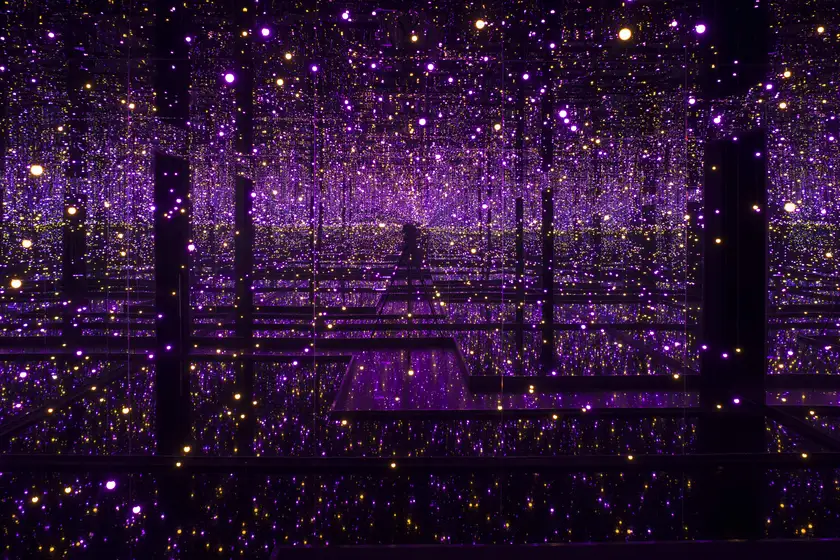 kusa714 infinity mirrored room vxlore3.width 840.format webp