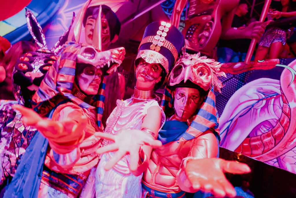 elrow cierra su temporada en Ibiza con el estreno mundial de ‘Dance With The Serpent 2.0’ 4k toni villen 20231001 0537 nz8 8847